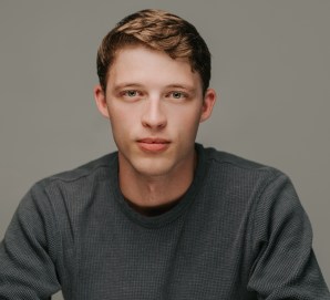 Taylor Bloom Headshot