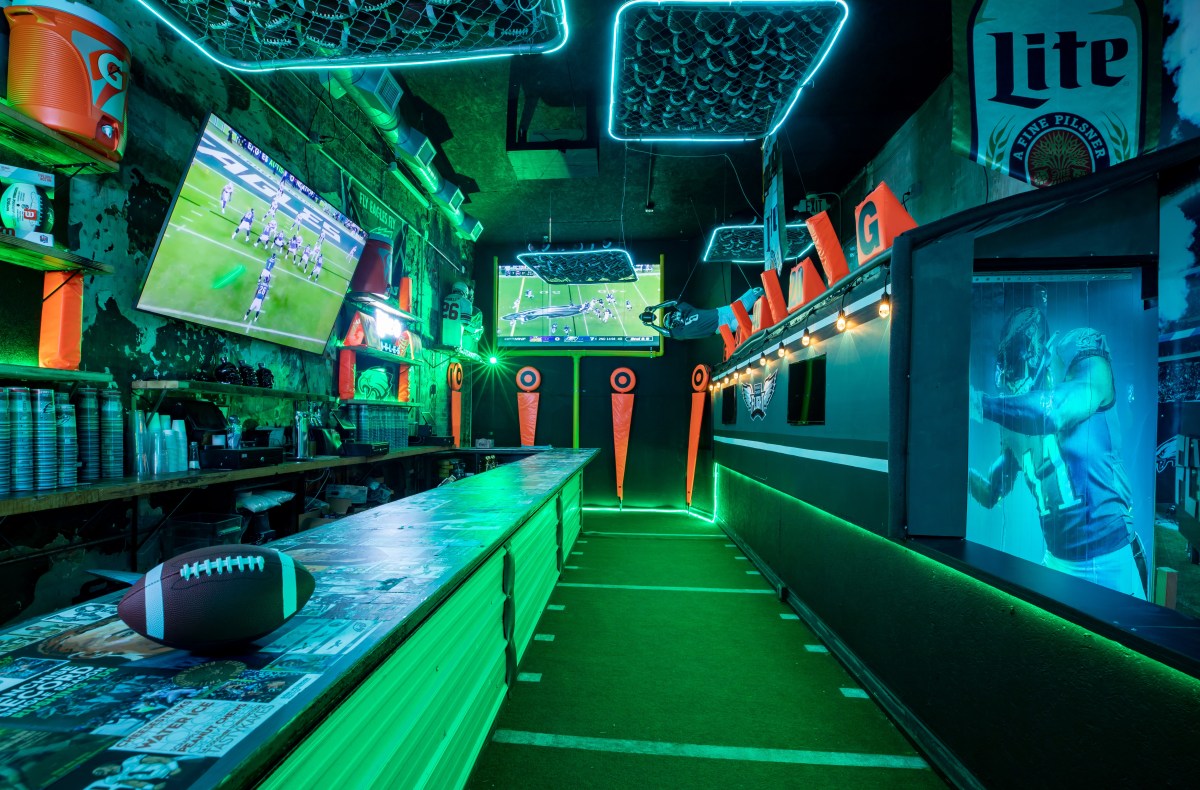 New Philadelphia Sports Fan Bar Tinsel Takes Flight Debuts in Time for